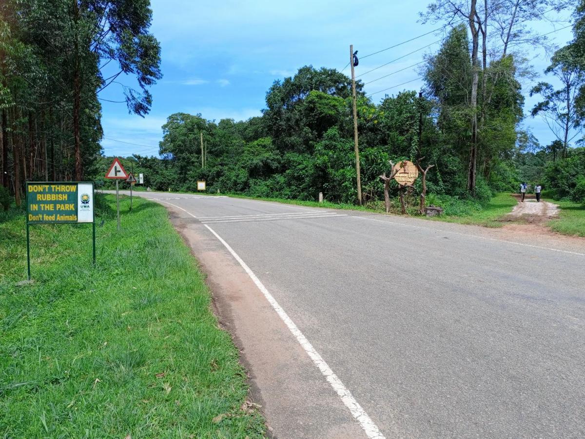 Chimpanzee Capital Safari Lodge Bigodi Экстерьер фото