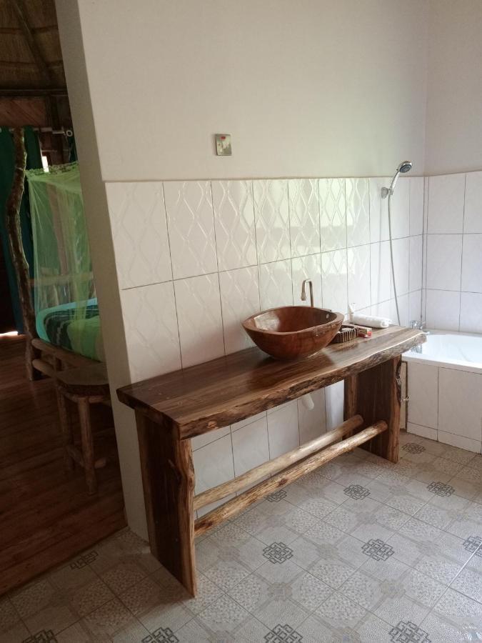 Chimpanzee Capital Safari Lodge Bigodi Экстерьер фото