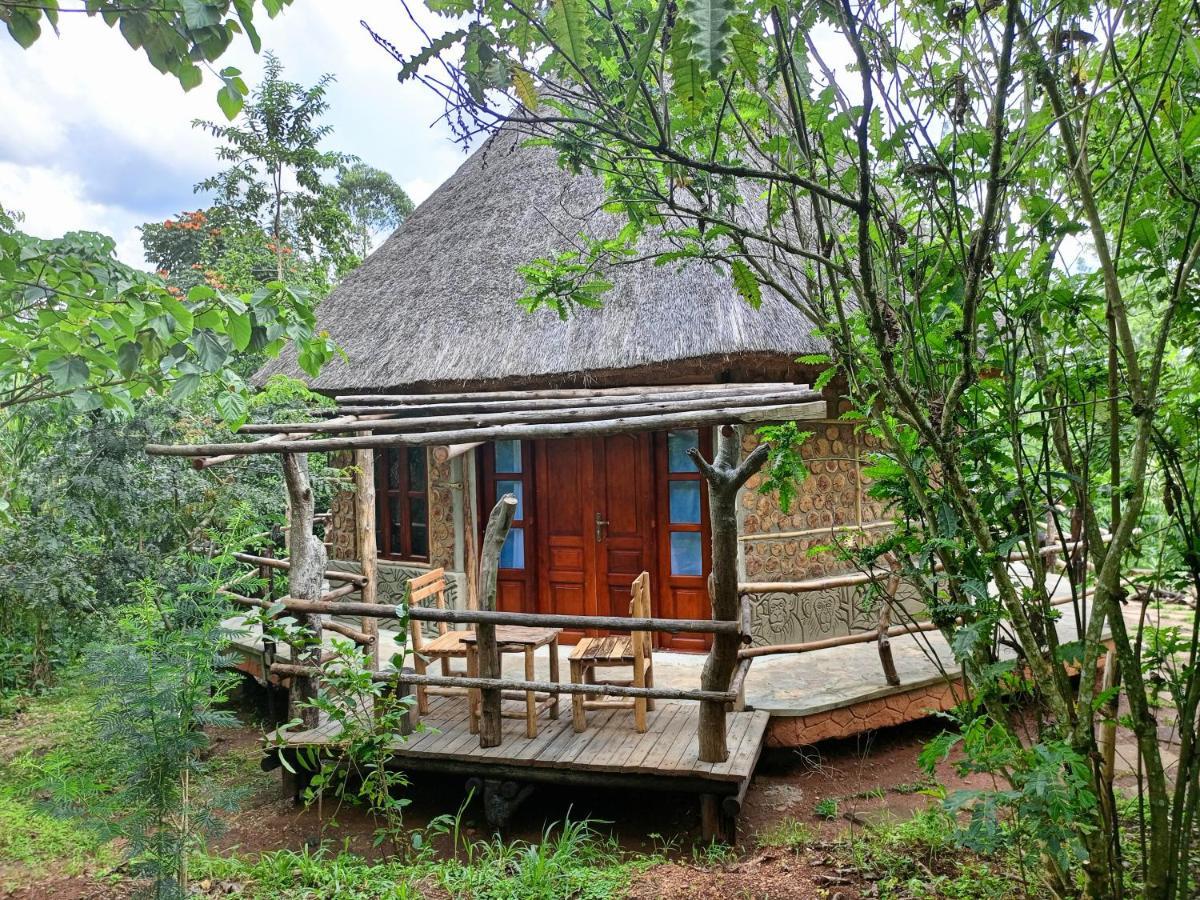 Chimpanzee Capital Safari Lodge Bigodi Экстерьер фото