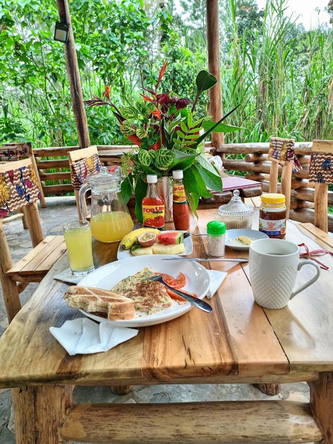 Chimpanzee Capital Safari Lodge Bigodi Экстерьер фото