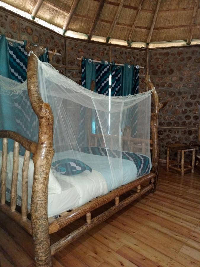 Chimpanzee Capital Safari Lodge Bigodi Экстерьер фото