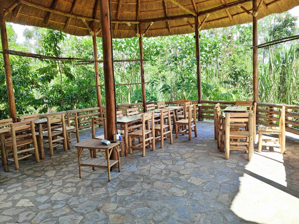 Chimpanzee Capital Safari Lodge Bigodi Экстерьер фото