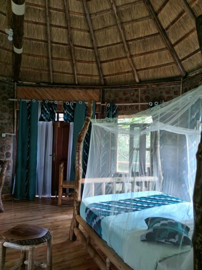 Chimpanzee Capital Safari Lodge Bigodi Экстерьер фото