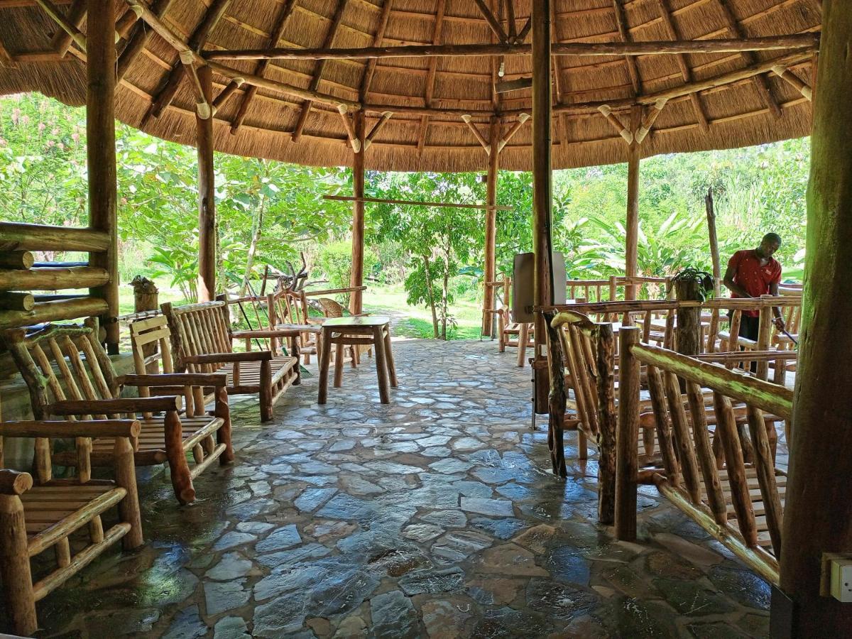 Chimpanzee Capital Safari Lodge Bigodi Экстерьер фото